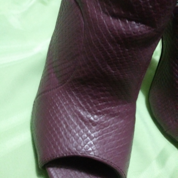 Purple snake skin heels shoes - Picture 2 of 7